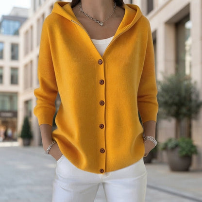 Maureen | Damen-Strickjacke mit Kapuze und Knopfleiste