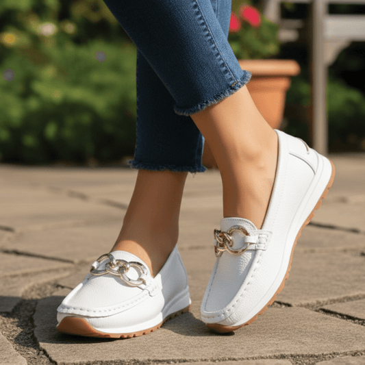 Isabelle | Damen-Loafer mit Kettendetail und flacher Keilsohle