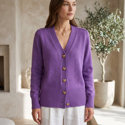 Cardigan mit V-Ausschnitt, Herzknöpfen und gerippten Bündchen