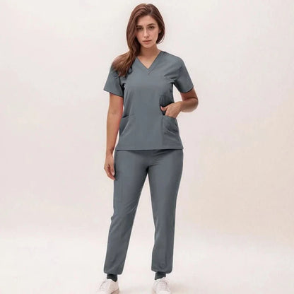 Brenda | Medizinisches Kasack-Set mit V-Ausschnitt und Jogginghose für Damen