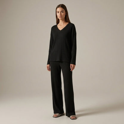 Winifred | Damen-Loungewear-Set mit V-Ausschnitt-Oberteil und Hose mit weitem Bein