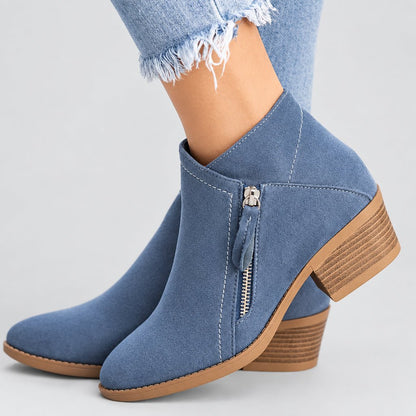 Amie | Botines de tacón ancho con escote en V para mujer